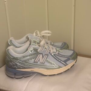 New Balance Women's Sneakers in Blue and Green 1906 R
